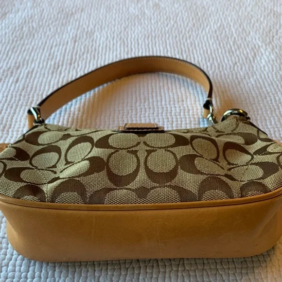 Coach Brown and Tan Signature Shoulder Bag - Picture 14 of 16